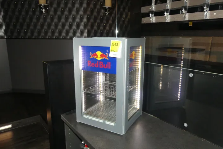 Getränkekühlschrank/Präsenter Red Bull Maße in cm ca. 39 x 40 x 62